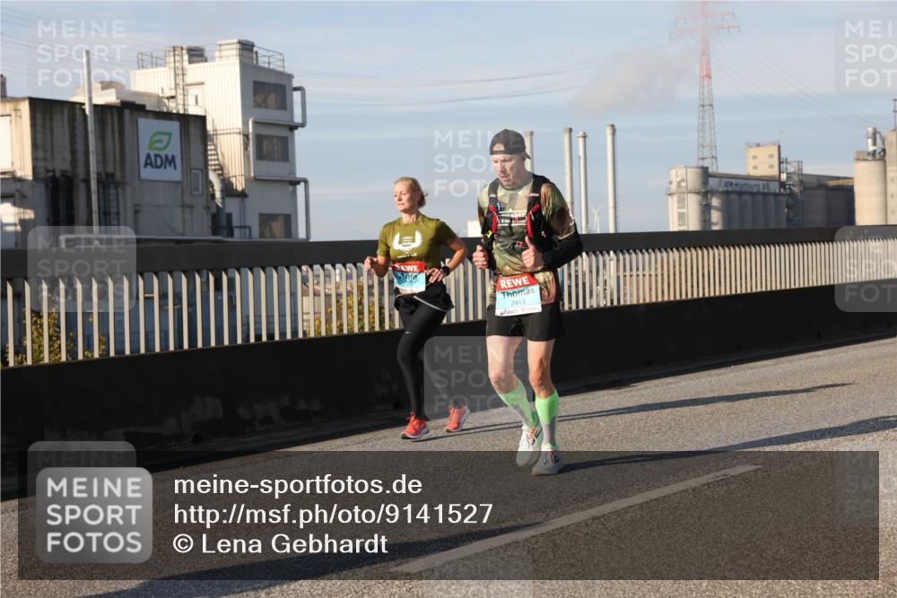 03.10.2025 - Köhlbrandbrückenlauf Lena Gebhardt http://msf.ph/oto/9141527 03.10.2025 09:59:20 Position 2 2413 meine-sportfotos.de