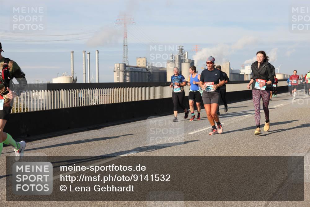 03.10.2025 - Köhlbrandbrückenlauf Lena Gebhardt http://msf.ph/oto/9141532 03.10.2025 09:59:21 Position 2  meine-sportfotos.de