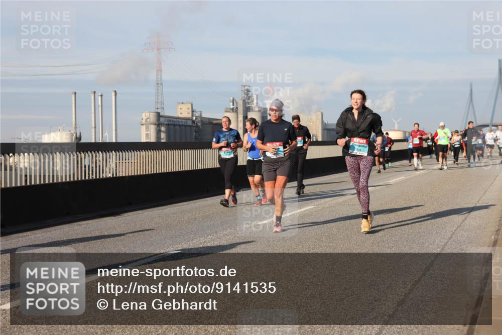 03.10.2025 - Köhlbrandbrückenlauf Lena Gebhardt http://msf.ph/oto/9141535 03.10.2025 09:59:21 Position 2 4, 1834 meine-sportfotos.de