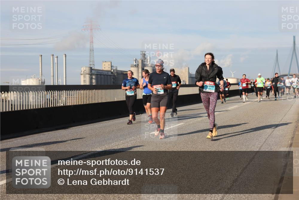 03.10.2025 - Köhlbrandbrückenlauf Lena Gebhardt http://msf.ph/oto/9141537 03.10.2025 09:59:21 Position 2 834 meine-sportfotos.de