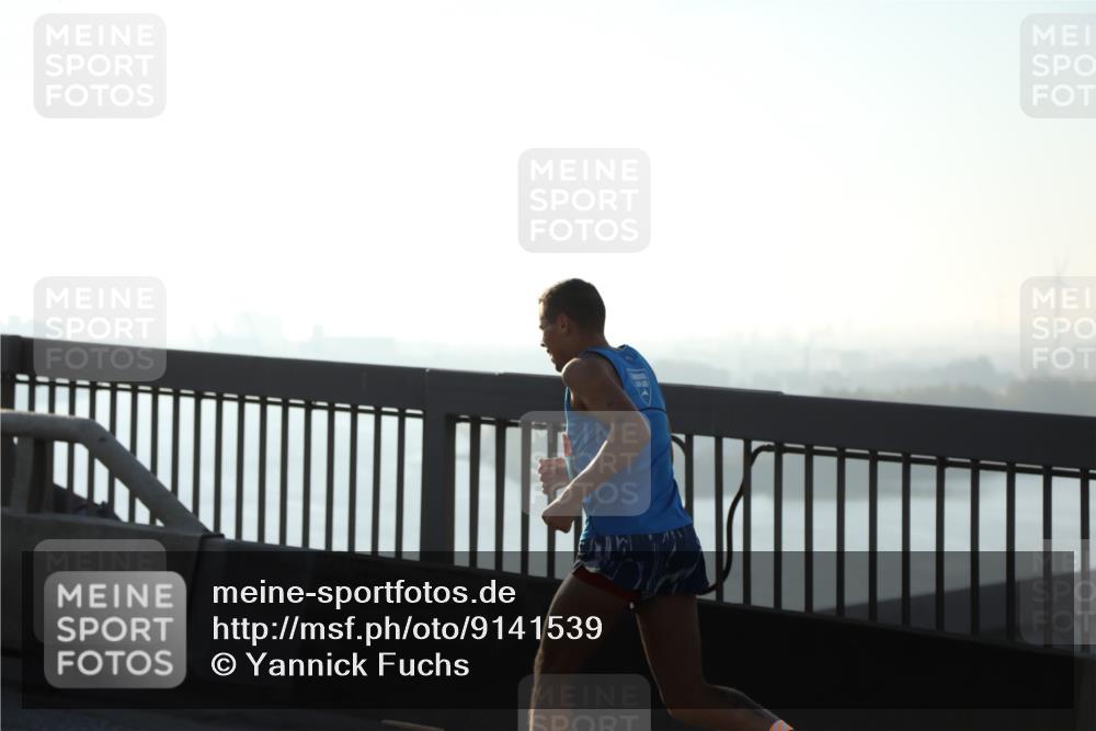 03.10.2025 - Köhlbrandbrückenlauf Yannick Fuchs http://msf.ph/oto/9141539 03.10.2025 08:26:24 Position 2  meine-sportfotos.de