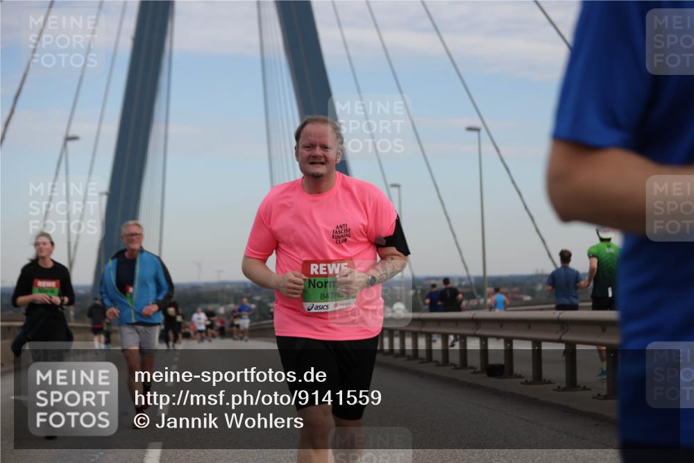 03.10.2025 - Köhlbrandbrückenlauf Jannik Wohlers http://msf.ph/oto/9141559 03.10.2025 15:38:55 Position 1 8470 meine-sportfotos.de