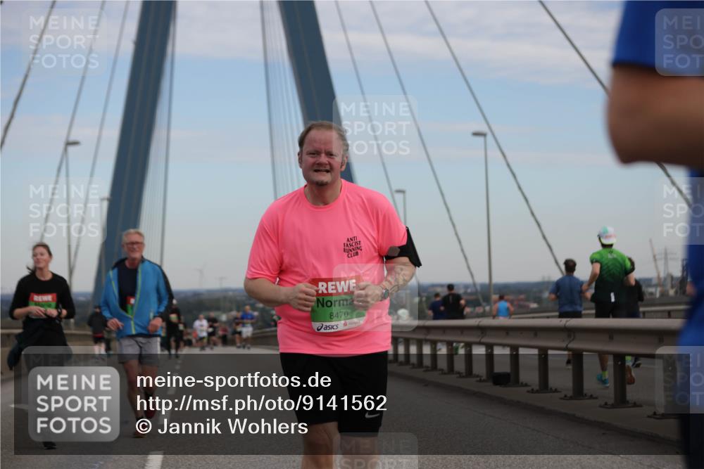 03.10.2025 - Köhlbrandbrückenlauf Jannik Wohlers http://msf.ph/oto/9141562 03.10.2025 15:38:55 Position 1 8470 meine-sportfotos.de