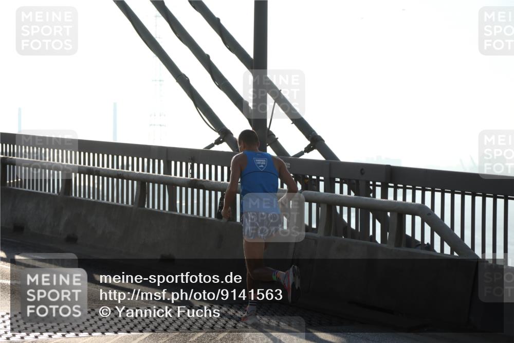 03.10.2025 - Köhlbrandbrückenlauf Yannick Fuchs http://msf.ph/oto/9141563 03.10.2025 08:26:25 Position 2  meine-sportfotos.de