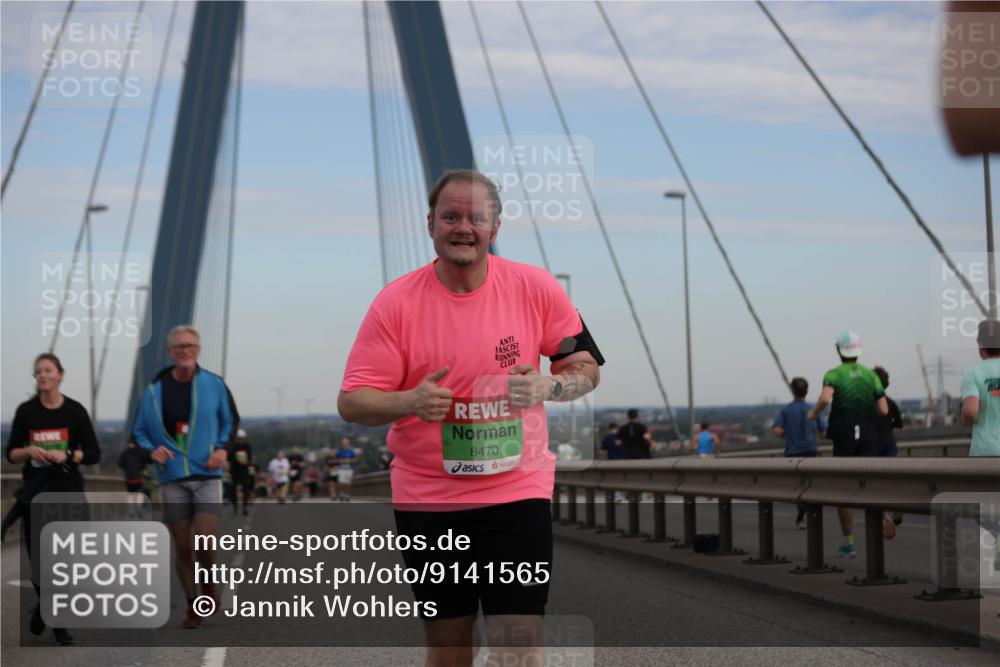 03.10.2025 - Köhlbrandbrückenlauf Jannik Wohlers http://msf.ph/oto/9141565 03.10.2025 15:38:55 Position 1 8470 meine-sportfotos.de