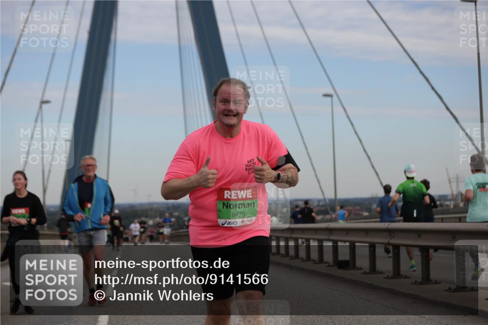 03.10.2025 - Köhlbrandbrückenlauf Jannik Wohlers http://msf.ph/oto/9141566 03.10.2025 15:38:55 Position 1 8470 meine-sportfotos.de