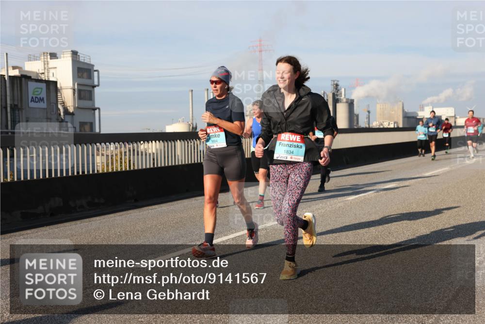 03.10.2025 - Köhlbrandbrückenlauf Lena Gebhardt http://msf.ph/oto/9141567 03.10.2025 09:59:23 Position 2 884, 1834 meine-sportfotos.de