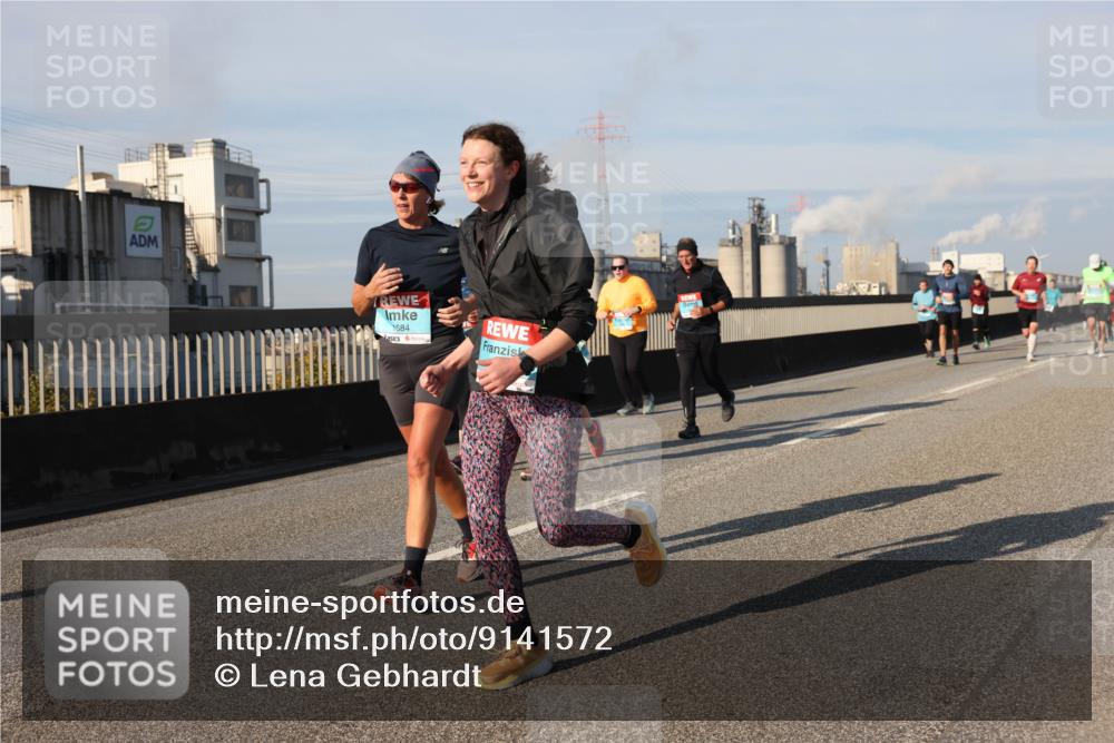 03.10.2025 - Köhlbrandbrückenlauf Lena Gebhardt http://msf.ph/oto/9141572 03.10.2025 09:59:23 Position 2 1884 meine-sportfotos.de