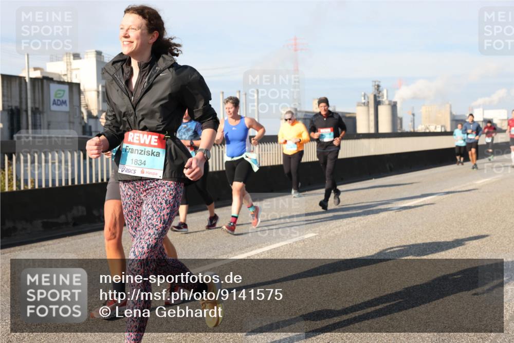03.10.2025 - Köhlbrandbrückenlauf Lena Gebhardt http://msf.ph/oto/9141575 03.10.2025 09:59:23 Position 2 1834 meine-sportfotos.de