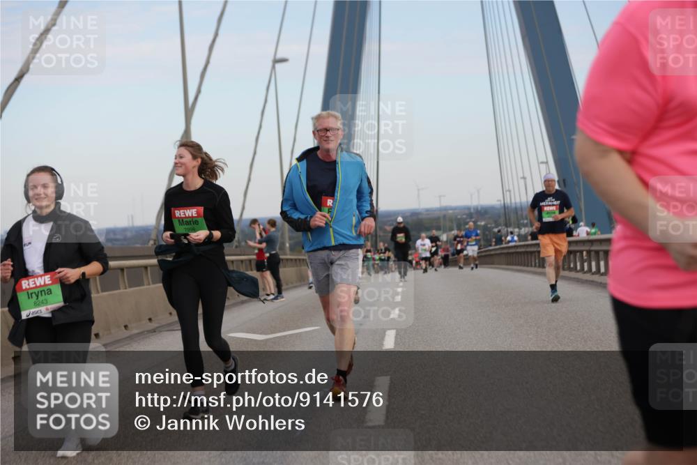 03.10.2025 - Köhlbrandbrückenlauf Jannik Wohlers http://msf.ph/oto/9141576 03.10.2025 15:38:56 Position 1 8243, 7998 meine-sportfotos.de