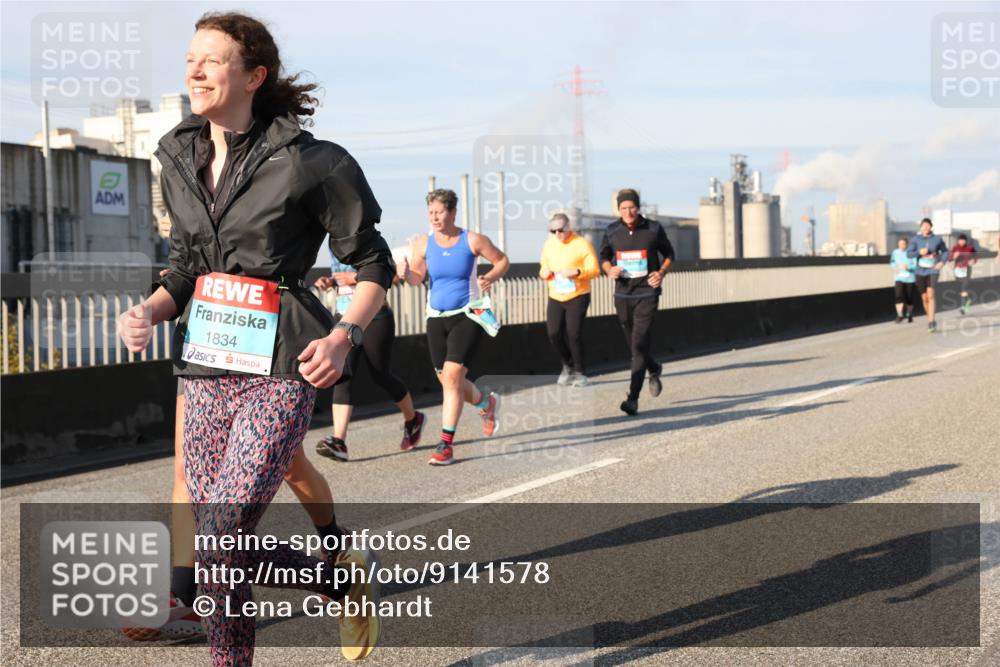 03.10.2025 - Köhlbrandbrückenlauf Lena Gebhardt http://msf.ph/oto/9141578 03.10.2025 09:59:23 Position 2 1834 meine-sportfotos.de