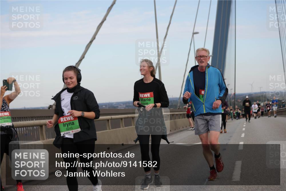 03.10.2025 - Köhlbrandbrückenlauf Jannik Wohlers http://msf.ph/oto/9141582 03.10.2025 15:38:57 Position 1 9554, 8243, 7998 meine-sportfotos.de