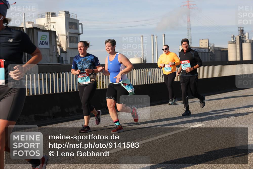 03.10.2025 - Köhlbrandbrückenlauf Lena Gebhardt http://msf.ph/oto/9141583 03.10.2025 09:59:24 Position 2 1502, 1803 meine-sportfotos.de