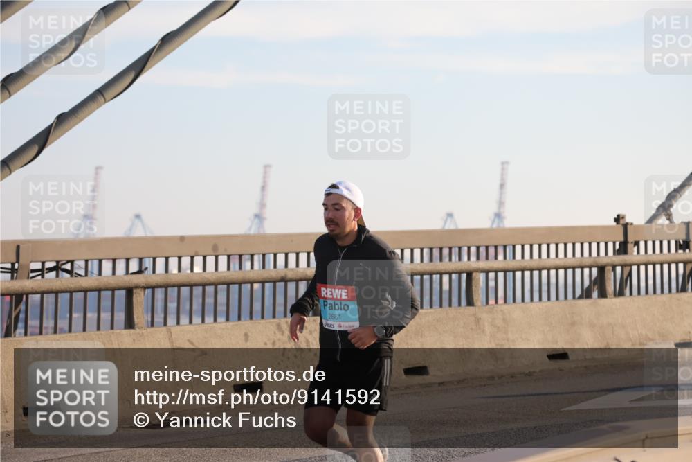 03.10.2025 - Köhlbrandbrückenlauf Yannick Fuchs http://msf.ph/oto/9141592 03.10.2025 08:26:34 Position 2 2661 meine-sportfotos.de