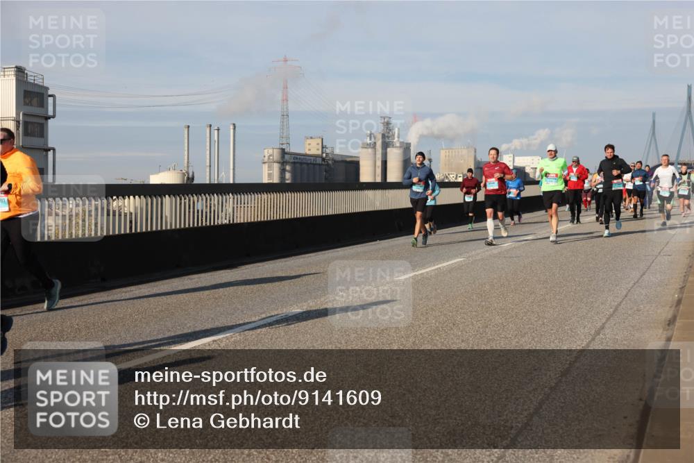 03.10.2025 - Köhlbrandbrückenlauf Lena Gebhardt http://msf.ph/oto/9141609 03.10.2025 09:59:26 Position 2  meine-sportfotos.de