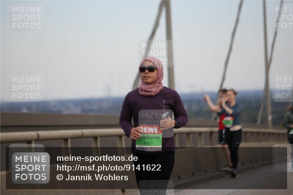 03.10.2025 - Köhlbrandbrückenlauf Jannik Wohlers http://msf.ph/oto/9141622 03.10.2025 15:39:02 Position 1 8437 meine-sportfotos.de