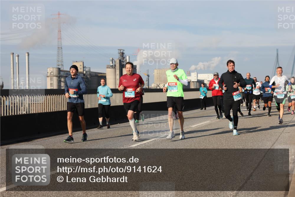 03.10.2025 - Köhlbrandbrückenlauf Lena Gebhardt http://msf.ph/oto/9141624 03.10.2025 09:59:27 Position 2 3265, 1883 meine-sportfotos.de