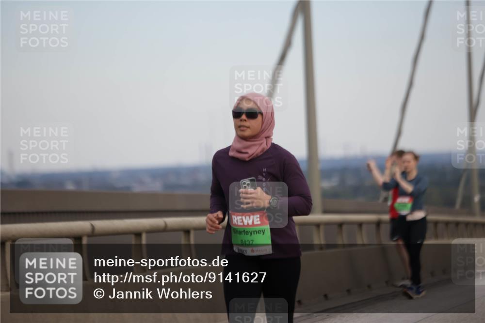 03.10.2025 - Köhlbrandbrückenlauf Jannik Wohlers http://msf.ph/oto/9141627 03.10.2025 15:39:02 Position 1 8437 meine-sportfotos.de