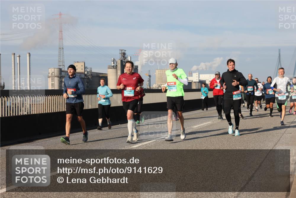 03.10.2025 - Köhlbrandbrückenlauf Lena Gebhardt http://msf.ph/oto/9141629 03.10.2025 09:59:27 Position 2 1883, 1760 meine-sportfotos.de