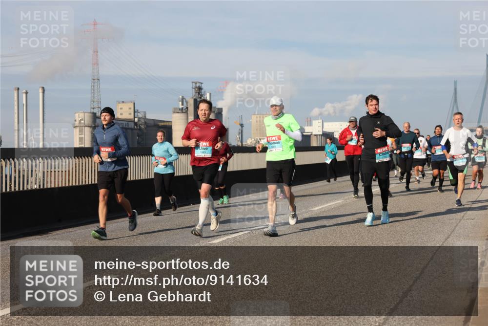 03.10.2025 - Köhlbrandbrückenlauf Lena Gebhardt http://msf.ph/oto/9141634 03.10.2025 09:59:28 Position 2  meine-sportfotos.de