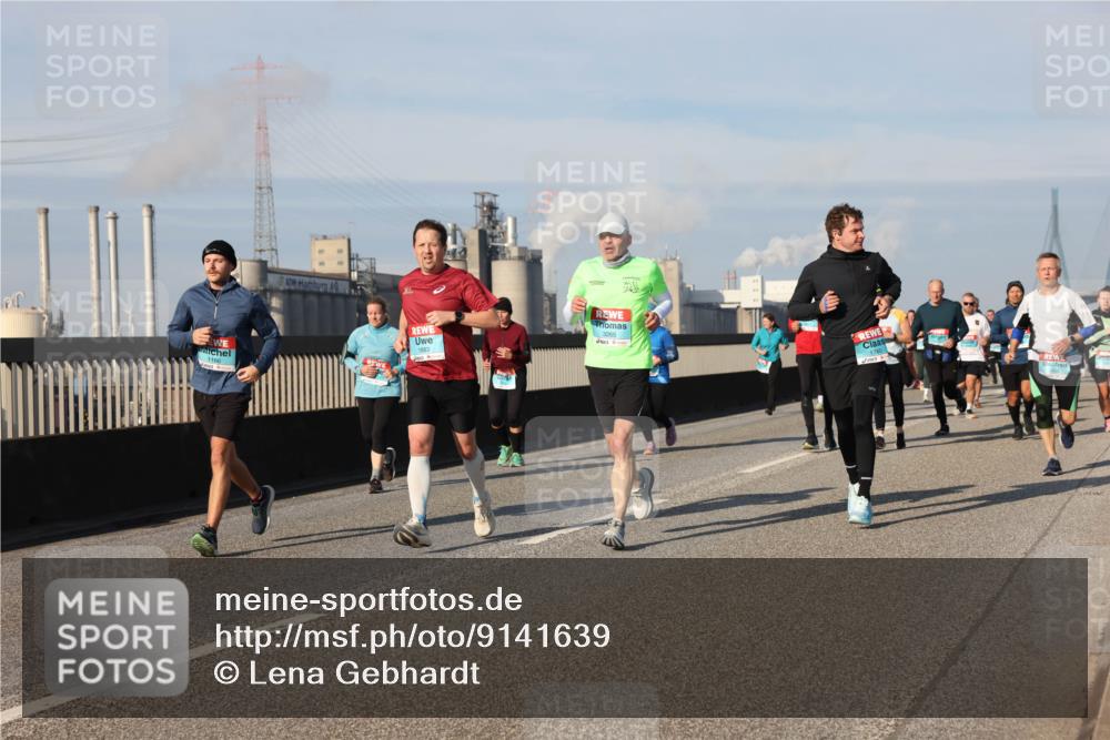 03.10.2025 - Köhlbrandbrückenlauf Lena Gebhardt http://msf.ph/oto/9141639 03.10.2025 09:59:28 Position 2 1883, 3265 meine-sportfotos.de