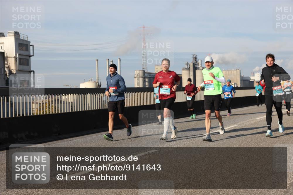 03.10.2025 - Köhlbrandbrückenlauf Lena Gebhardt http://msf.ph/oto/9141643 03.10.2025 09:59:28 Position 2 1883, 3265, 1760 meine-sportfotos.de