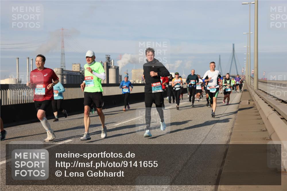 03.10.2025 - Köhlbrandbrückenlauf Lena Gebhardt http://msf.ph/oto/9141655 03.10.2025 09:59:29 Position 2 1883, 1760 meine-sportfotos.de