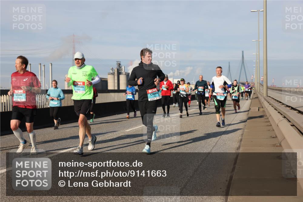 03.10.2025 - Köhlbrandbrückenlauf Lena Gebhardt http://msf.ph/oto/9141663 03.10.2025 09:59:29 Position 2 1883, 1760 meine-sportfotos.de