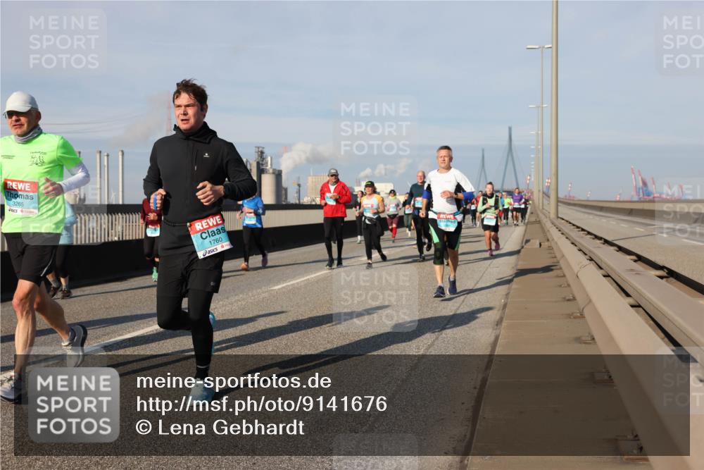 03.10.2025 - Köhlbrandbrückenlauf Lena Gebhardt http://msf.ph/oto/9141676 03.10.2025 09:59:30 Position 2 3265, 1760 meine-sportfotos.de