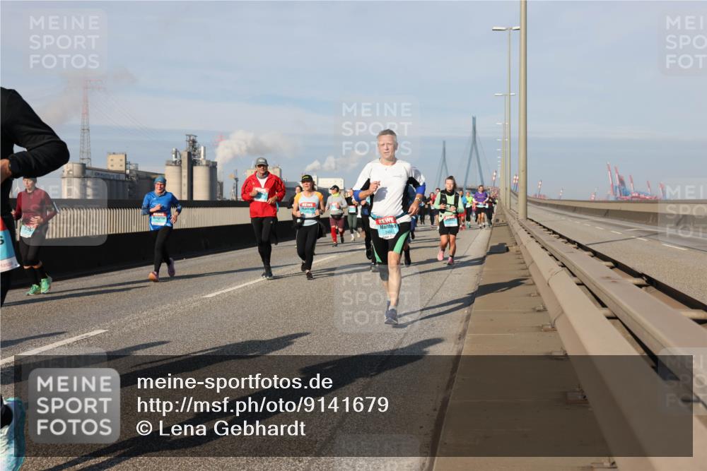 03.10.2025 - Köhlbrandbrückenlauf Lena Gebhardt http://msf.ph/oto/9141679 03.10.2025 09:59:30 Position 2 2404 meine-sportfotos.de