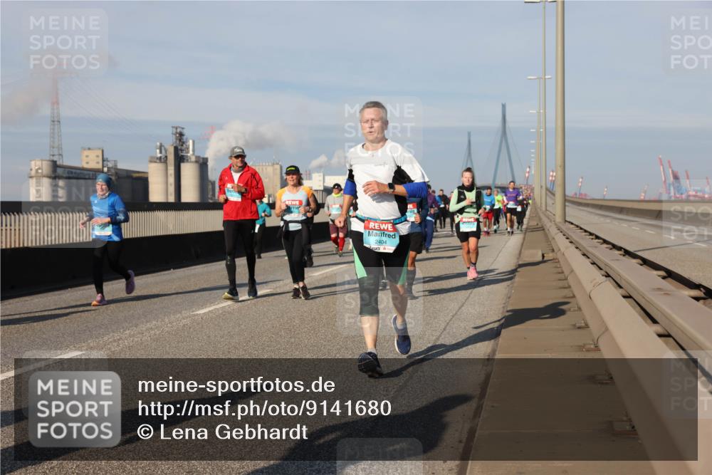 03.10.2025 - Köhlbrandbrückenlauf Lena Gebhardt http://msf.ph/oto/9141680 03.10.2025 09:59:31 Position 2 2404 meine-sportfotos.de