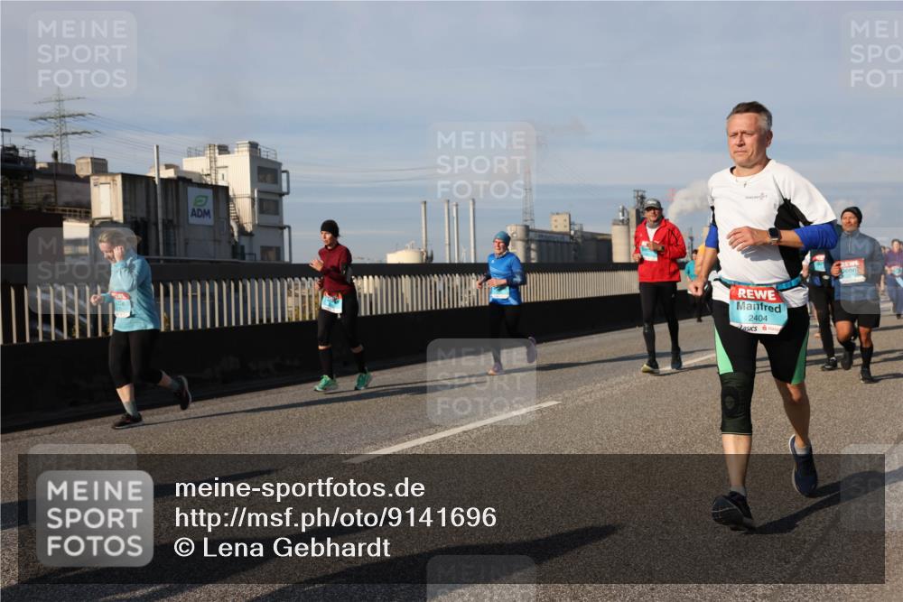 03.10.2025 - Köhlbrandbrückenlauf Lena Gebhardt http://msf.ph/oto/9141696 03.10.2025 09:59:32 Position 2 2404 meine-sportfotos.de
