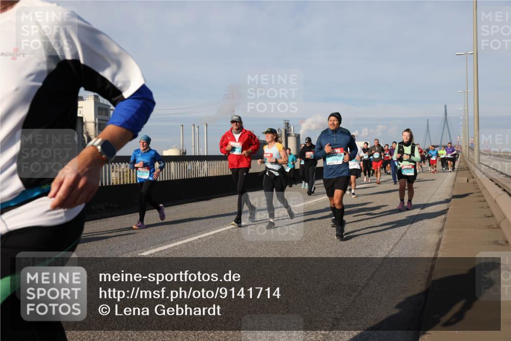 03.10.2025 - Köhlbrandbrückenlauf Lena Gebhardt http://msf.ph/oto/9141714 03.10.2025 09:59:33 Position 2  meine-sportfotos.de