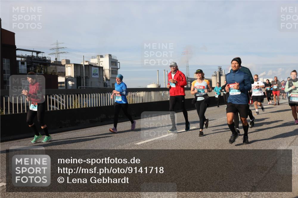 03.10.2025 - Köhlbrandbrückenlauf Lena Gebhardt http://msf.ph/oto/9141718 03.10.2025 09:59:33 Position 2 2376 meine-sportfotos.de