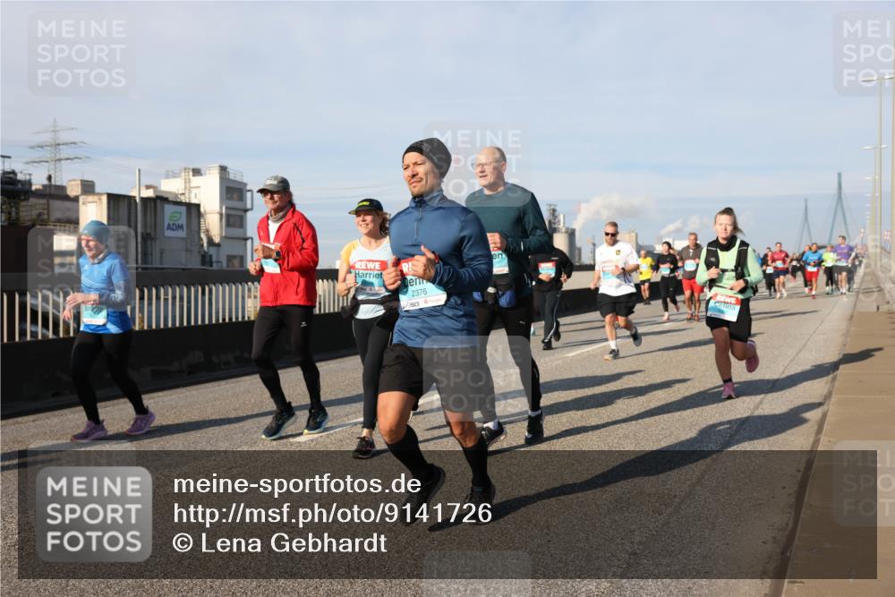 03.10.2025 - Köhlbrandbrückenlauf Lena Gebhardt http://msf.ph/oto/9141726 03.10.2025 09:59:34 Position 2 2376 meine-sportfotos.de