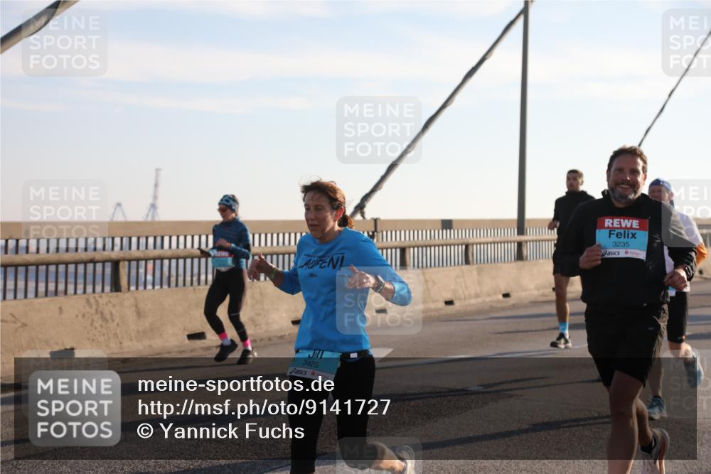 03.10.2025 - Köhlbrandbrückenlauf Yannick Fuchs http://msf.ph/oto/9141727 03.10.2025 08:26:52 Position 2 3235, 3425 meine-sportfotos.de