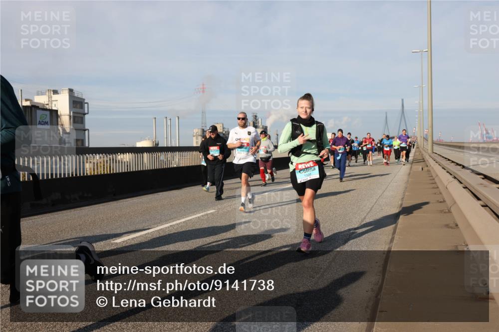 03.10.2025 - Köhlbrandbrückenlauf Lena Gebhardt http://msf.ph/oto/9141738 03.10.2025 09:59:35 Position 2 24 meine-sportfotos.de