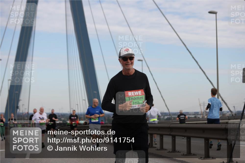 03.10.2025 - Köhlbrandbrückenlauf Jannik Wohlers http://msf.ph/oto/9141754 03.10.2025 15:39:15 Position 1 8407 meine-sportfotos.de