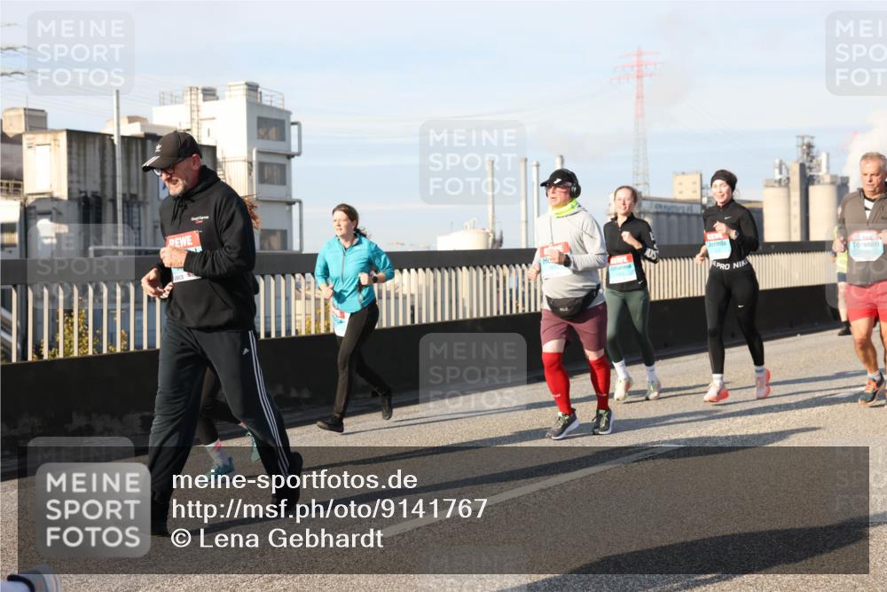 03.10.2025 - Köhlbrandbrückenlauf Lena Gebhardt http://msf.ph/oto/9141767 03.10.2025 09:59:36 Position 2  meine-sportfotos.de