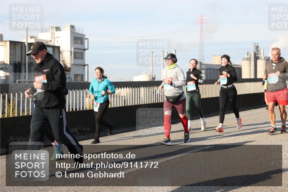03.10.2025 - Köhlbrandbrückenlauf Lena Gebhardt http://msf.ph/oto/9141772 03.10.2025 09:59:37 Position 2  meine-sportfotos.de