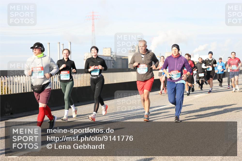 03.10.2025 - Köhlbrandbrückenlauf Lena Gebhardt http://msf.ph/oto/9141776 03.10.2025 09:59:37 Position 2 1692, 1850, 2886, 25, 2885 meine-sportfotos.de