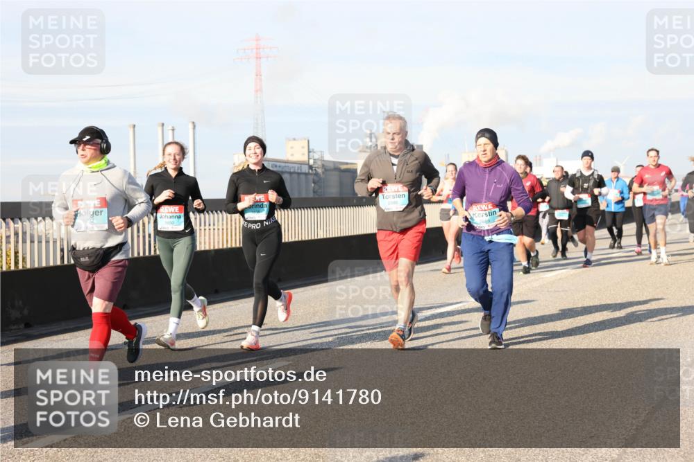 03.10.2025 - Köhlbrandbrückenlauf Lena Gebhardt http://msf.ph/oto/9141780 03.10.2025 09:59:37 Position 2 1692, 1850, 2885 meine-sportfotos.de