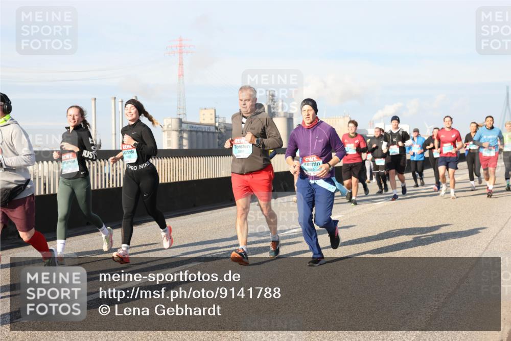 03.10.2025 - Köhlbrandbrückenlauf Lena Gebhardt http://msf.ph/oto/9141788 03.10.2025 09:59:37 Position 2 1850, 1835, 2886, 2885 meine-sportfotos.de