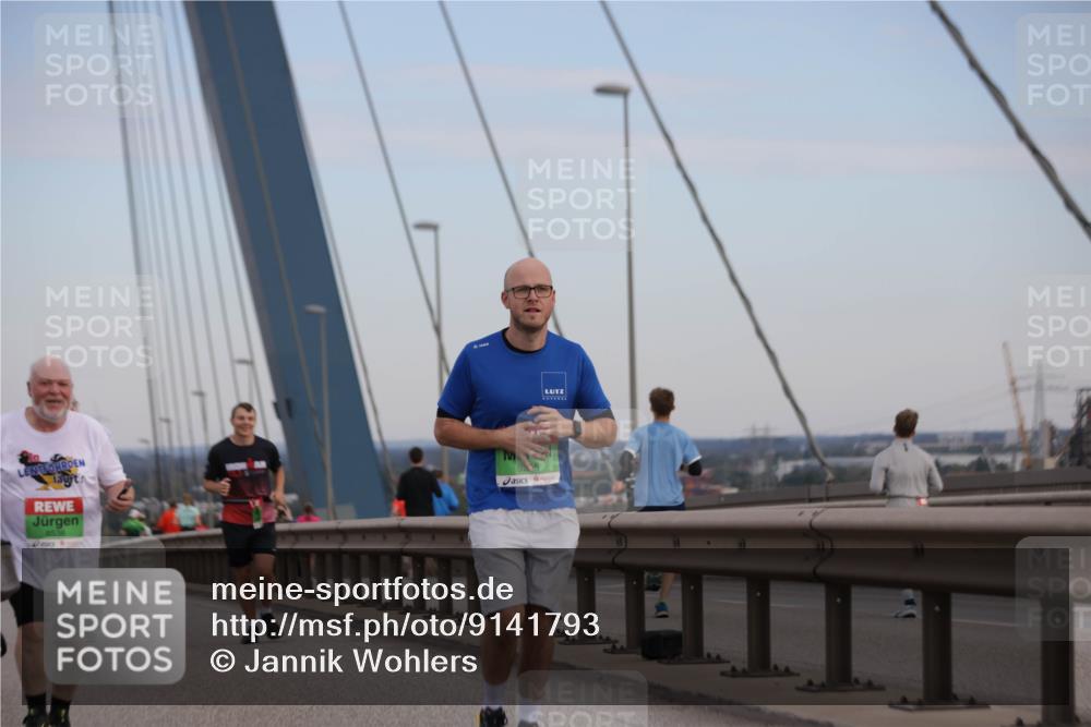 03.10.2025 - Köhlbrandbrückenlauf Jannik Wohlers http://msf.ph/oto/9141793 03.10.2025 15:39:18 Position 1 8538, 9815 meine-sportfotos.de