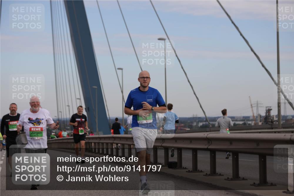 03.10.2025 - Köhlbrandbrückenlauf Jannik Wohlers http://msf.ph/oto/9141797 03.10.2025 15:39:18 Position 1 95 meine-sportfotos.de