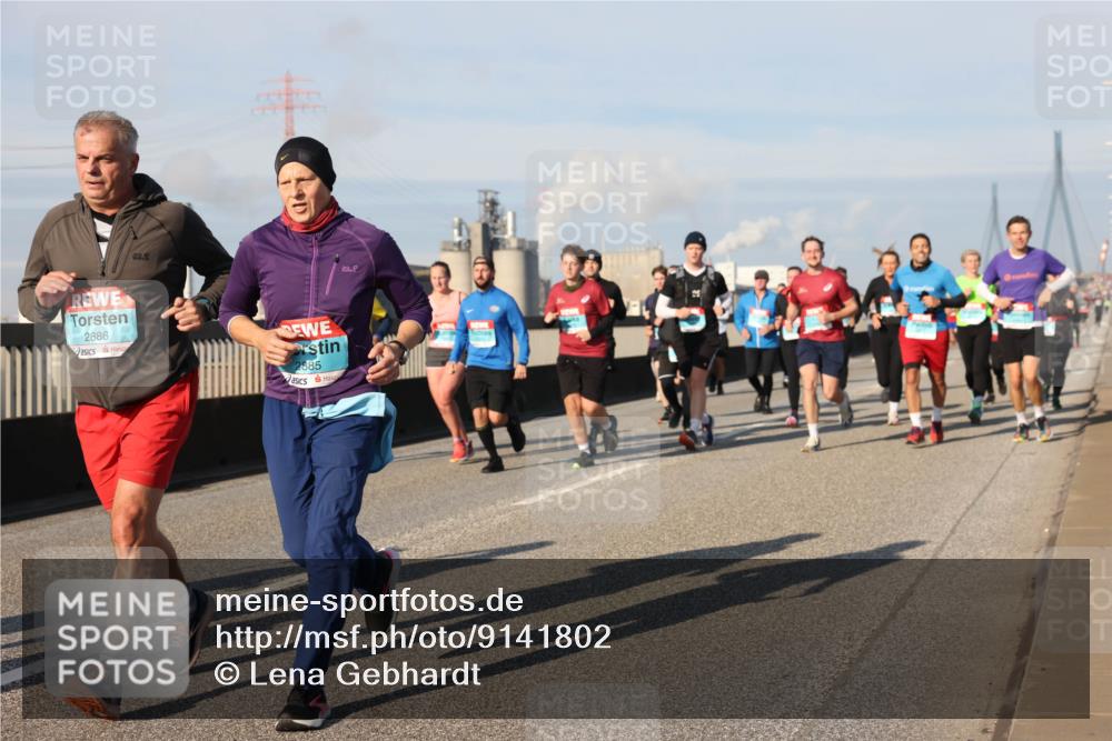 03.10.2025 - Köhlbrandbrückenlauf Lena Gebhardt http://msf.ph/oto/9141802 03.10.2025 09:59:38 Position 2 2886, 2885 meine-sportfotos.de