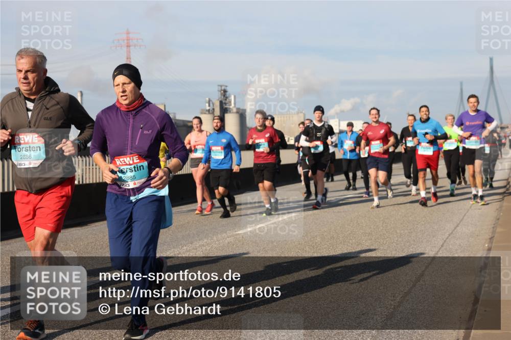 03.10.2025 - Köhlbrandbrückenlauf Lena Gebhardt http://msf.ph/oto/9141805 03.10.2025 09:59:38 Position 2 2886, 2885 meine-sportfotos.de