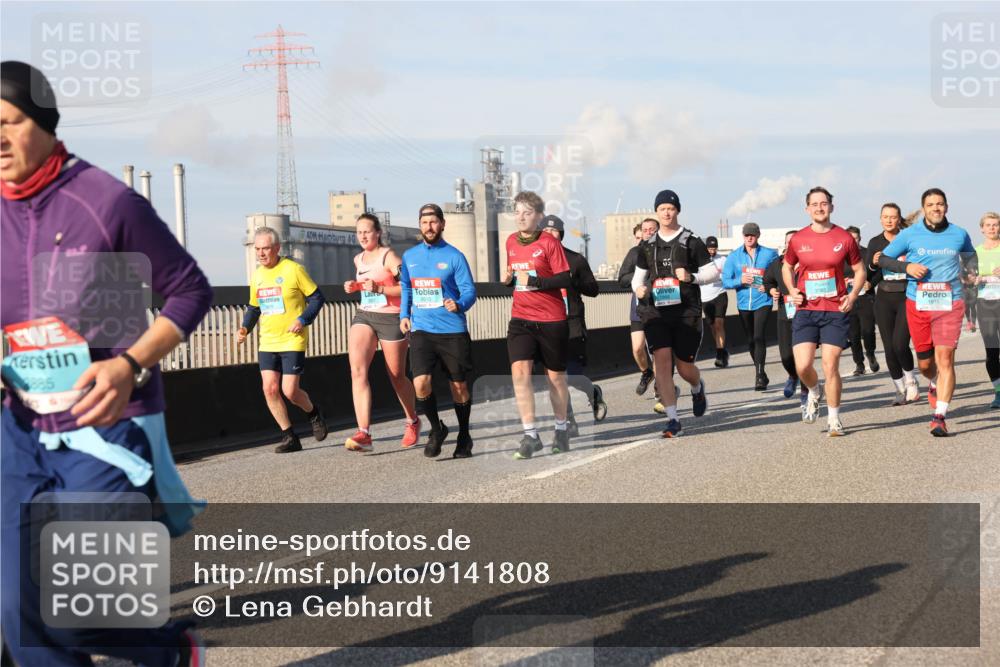 03.10.2025 - Köhlbrandbrückenlauf Lena Gebhardt http://msf.ph/oto/9141808 03.10.2025 09:59:39 Position 2 2010 meine-sportfotos.de