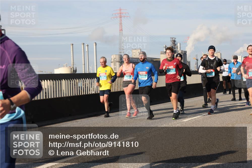 03.10.2025 - Köhlbrandbrückenlauf Lena Gebhardt http://msf.ph/oto/9141810 03.10.2025 09:59:39 Position 2 1619, 2010 meine-sportfotos.de
