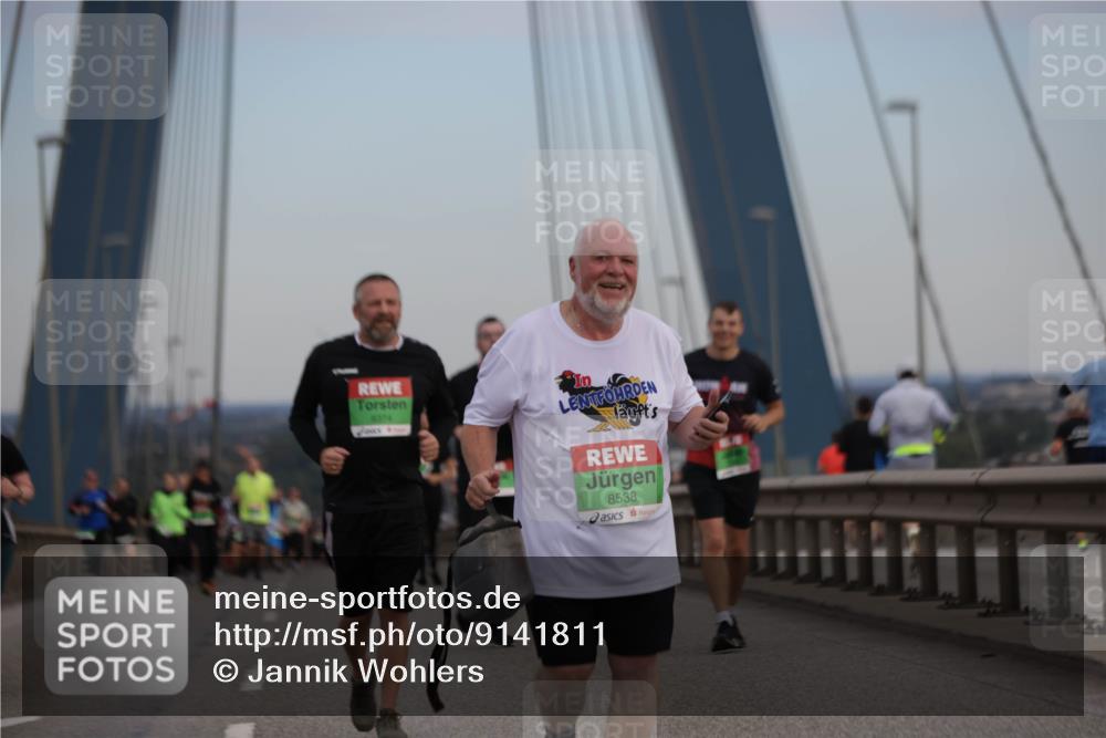 03.10.2025 - Köhlbrandbrückenlauf Jannik Wohlers http://msf.ph/oto/9141811 03.10.2025 15:39:19 Position 1 8374, 8538 meine-sportfotos.de